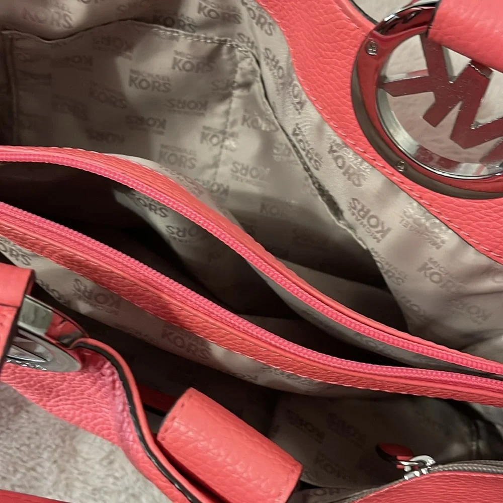 MICHAEL KORS LARGE SATCHEL PURSE - Picture 8 of 15